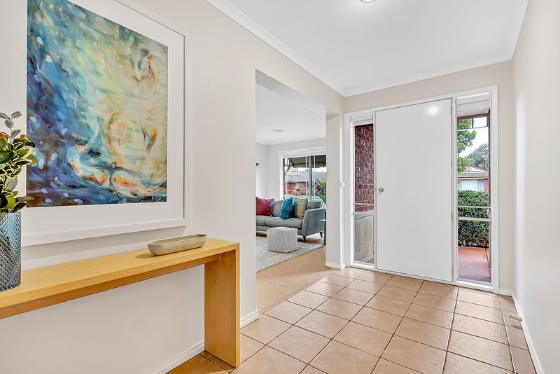 Photo - 29 Bowral Loop, Craigieburn VIC 3064 - Image 2