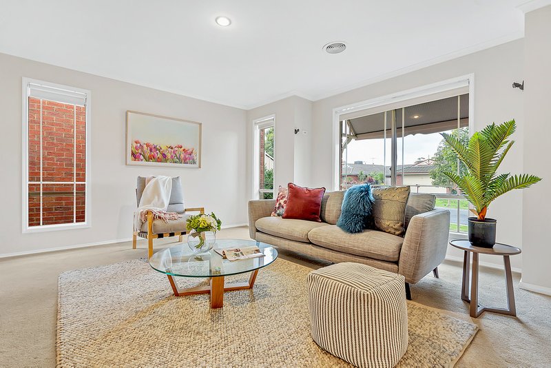 Photo - 29 Bowral Loop, Craigieburn VIC 3064 - Image 3