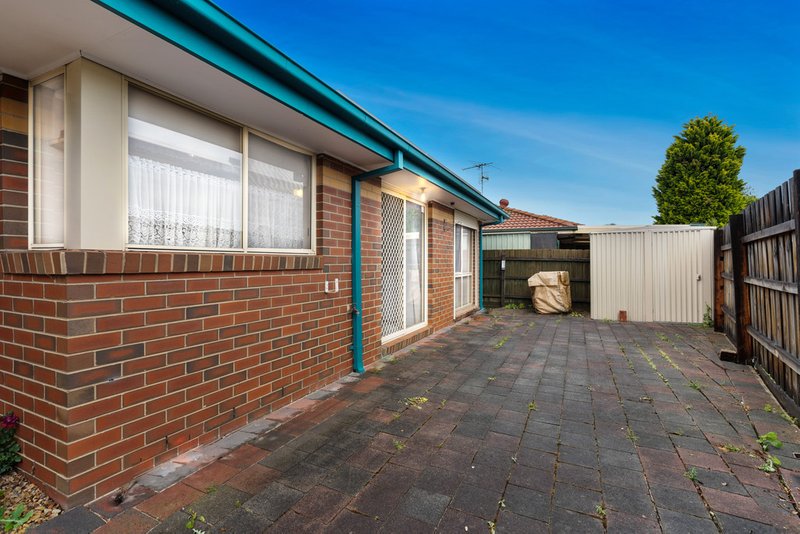 Photo - 2/9 Bradley Drive, Mill Park VIC 3082 - Image 12