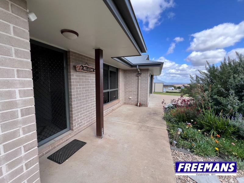 Photo - 29 Bridgeman Parade, Kingaroy QLD 4610 - Image 5