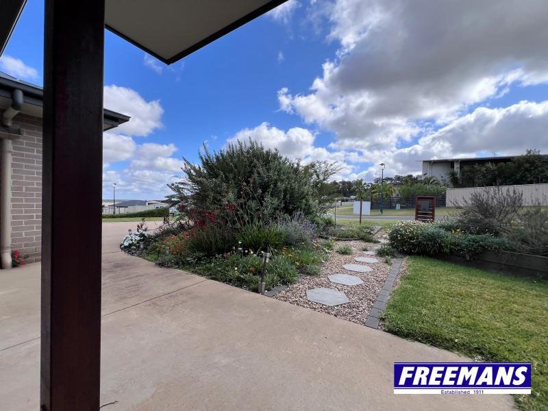 Photo - 29 Bridgeman Parade, Kingaroy QLD 4610 - Image 6