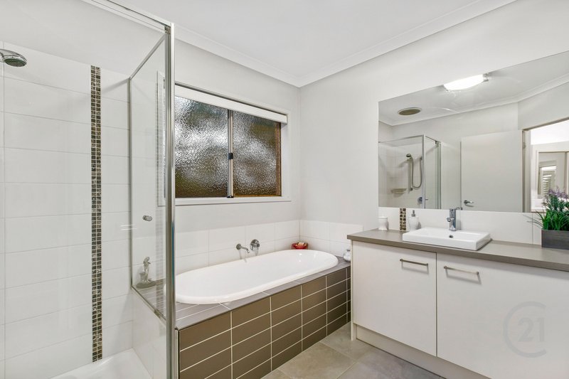 Photo - 29 Britton Drive, Pakenham VIC 3810 - Image 12