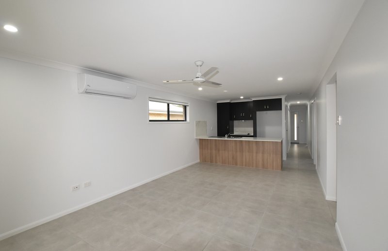 Photo - 29 Bufflehead Road, Kirkwood QLD 4680 - Image 5