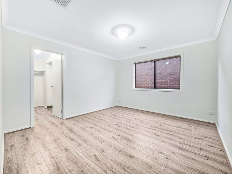 Photo - 29 Burchill Avenue, Cranbourne East VIC 3977 - Image 9