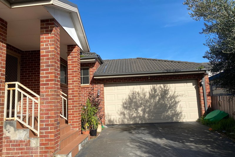 Photo - 2/9 Butler Street, Eumemmerring VIC 3177 - Image 1