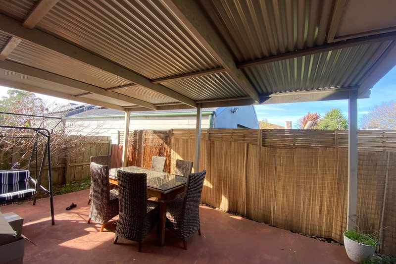 Photo - 2/9 Butler Street, Eumemmerring VIC 3177 - Image 7