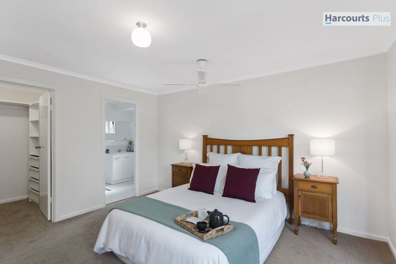 Photo - 29 Campus Drive, Aberfoyle Park SA 5159 - Image 13