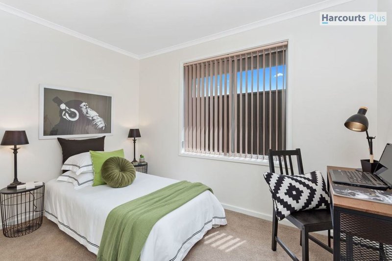 Photo - 29 Campus Drive, Aberfoyle Park SA 5159 - Image 14