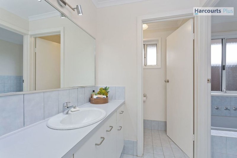 Photo - 29 Campus Drive, Aberfoyle Park SA 5159 - Image 17