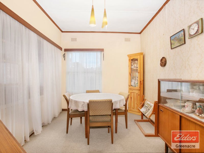 Photo - 29 Cardigan Road, Greenacre NSW 2190 - Image 5