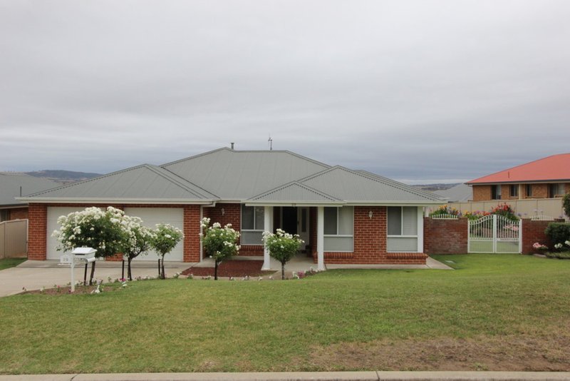 29 Carlyle Ave , Bathurst NSW 2795