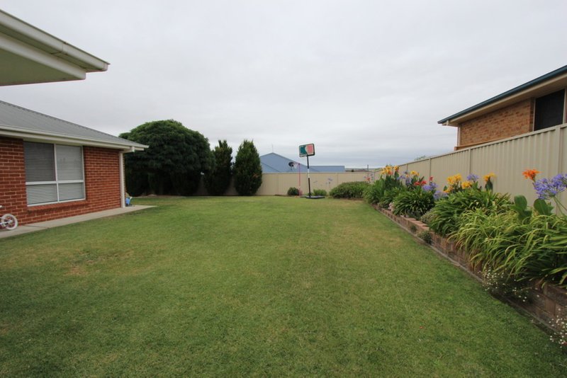 Photo - 29 Carlyle Ave , Bathurst NSW 2795 - Image 4