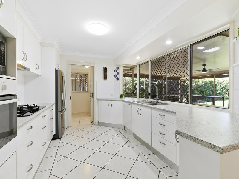 Photo - 29 Carpenter Way, Sandstone Point QLD 4511 - Image 12