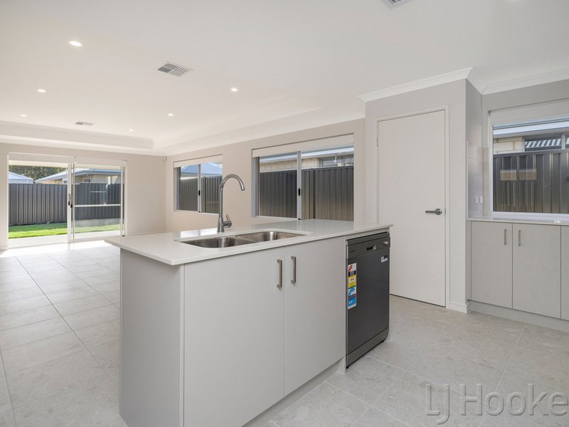 Photo - 29 Carrington Road, Henley Brook WA 6055 - Image 12