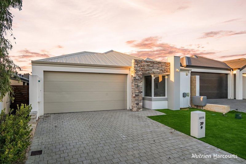Photo - 29 Chambered Way, Jindalee WA 6036 - Image 1
