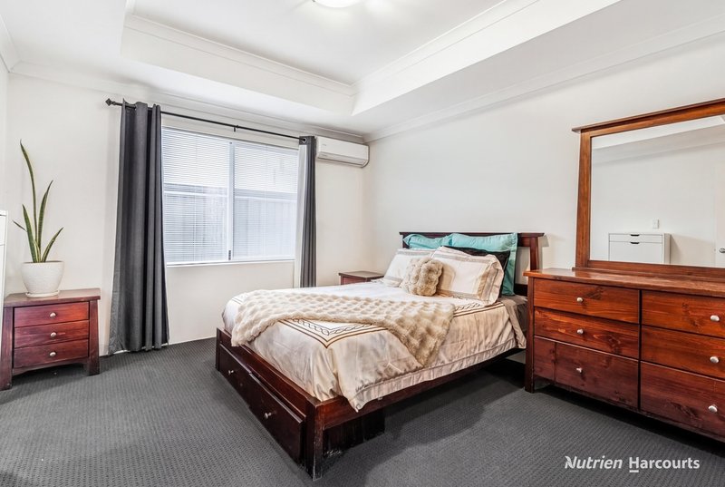 Photo - 29 Chambered Way, Jindalee WA 6036 - Image 6