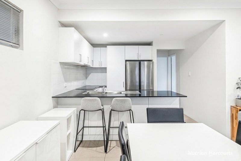 Photo - 29 Chambered Way, Jindalee WA 6036 - Image 10