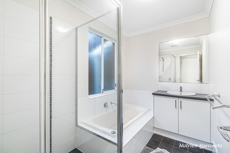 Photo - 29 Chambered Way, Jindalee WA 6036 - Image 15