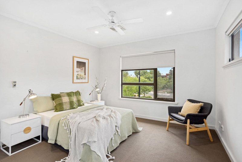 Photo - 29 Chapel Lane, Mawson Lakes SA 5095 - Image 7