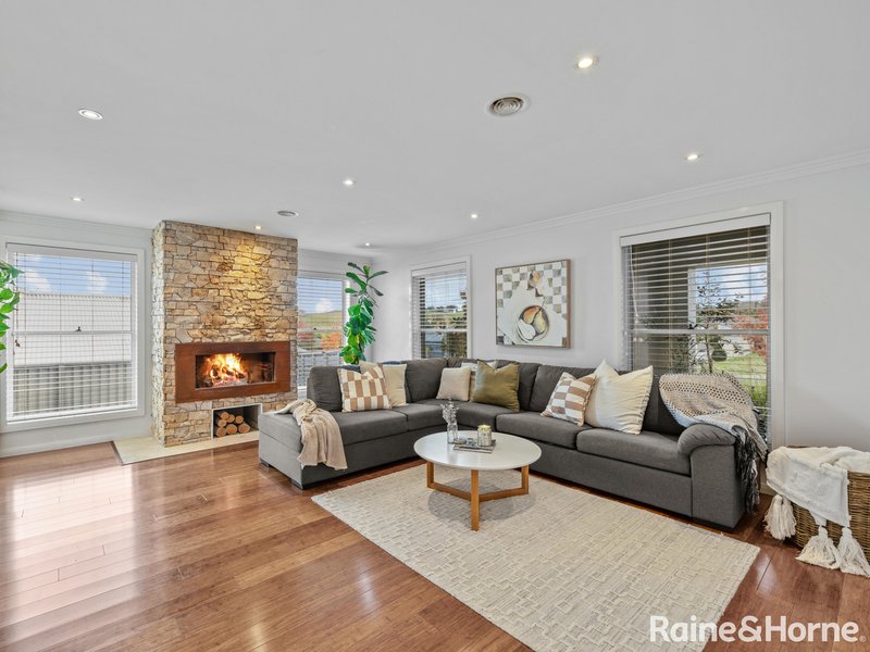 Photo - 29 Cheviot Drive, Kelso NSW 2795 - Image 8