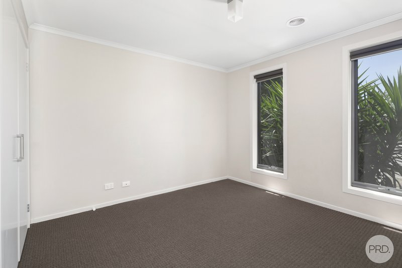 Photo - 29 Chifley Drive, Delacombe VIC 3356 - Image 7