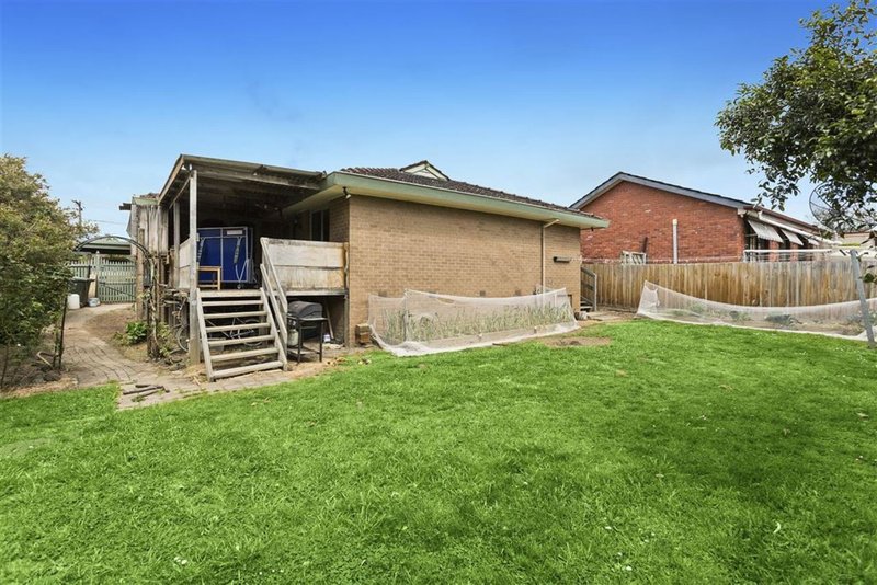 Photo - 29 Chivalry Avenue, Glen Waverley VIC 3150 - Image 5