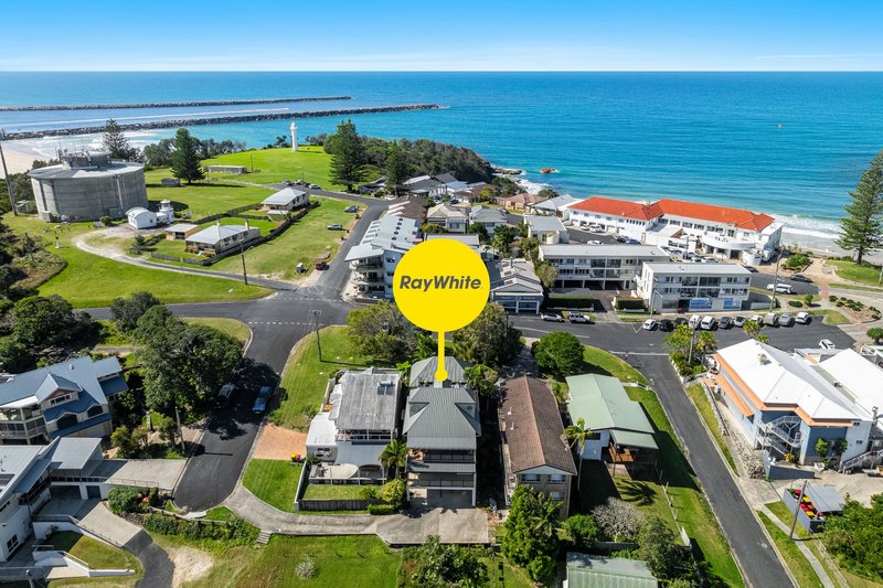 Photo - 2/9 Clarence Street, Yamba NSW 2464 - Image 16