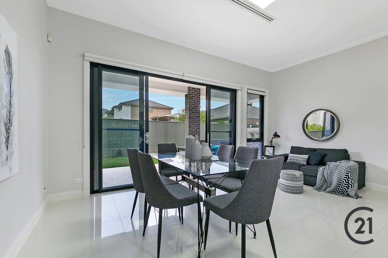 Photo - 29 Corsica Way, Kellyville NSW 2155 - Image 3