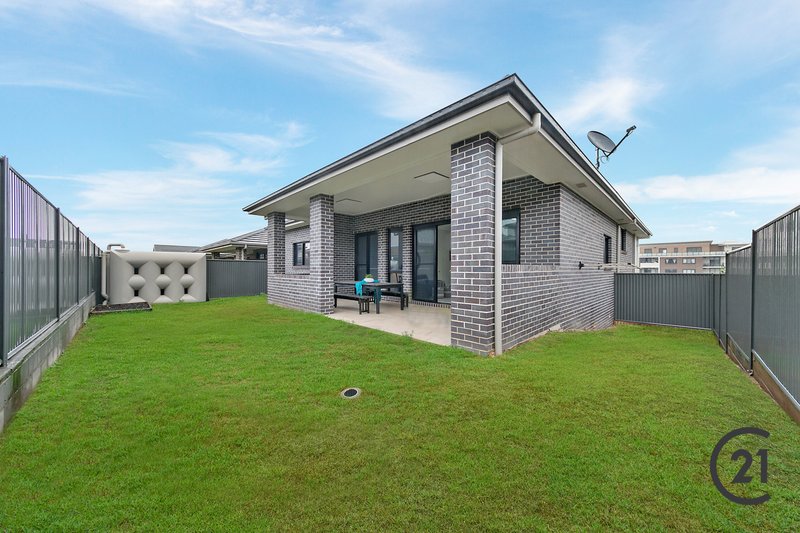 Photo - 29 Corsica Way, Kellyville NSW 2155 - Image 10