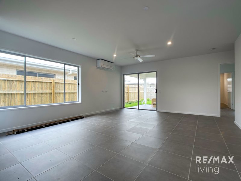 Photo - 29 Crawford Street, Strathpine QLD 4500 - Image 2