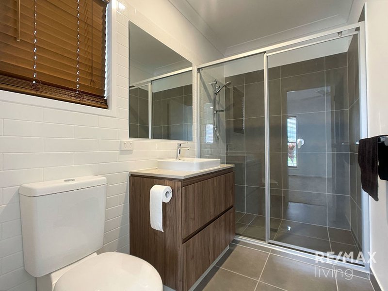 Photo - 29 Crawford Street, Strathpine QLD 4500 - Image 7