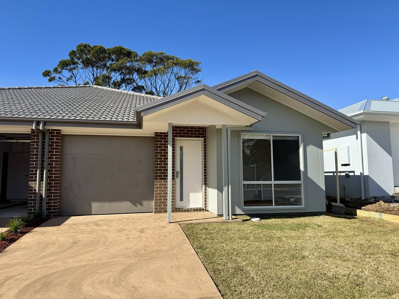 Photo - 2/9 Crestview Avenue, Old Bar NSW 2430 - Image 1