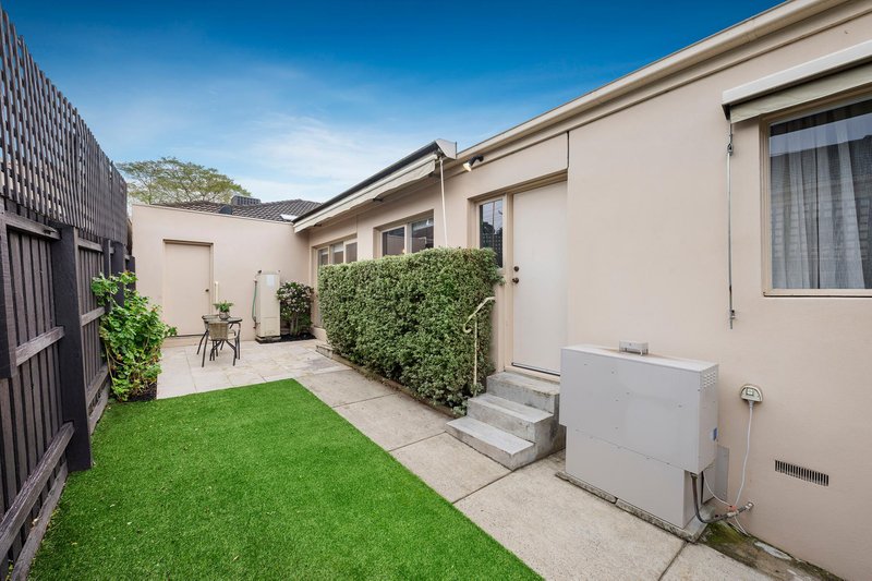 Photo - 2/9 Cromwell Street, Burwood VIC 3125 - Image 6