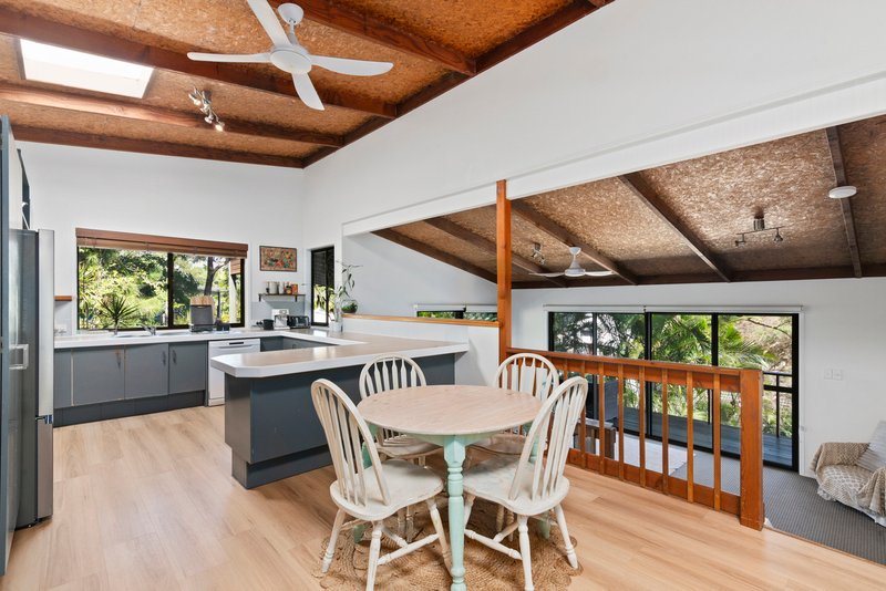 Photo - 29 Currant Street, Elanora QLD 4221 - Image 5