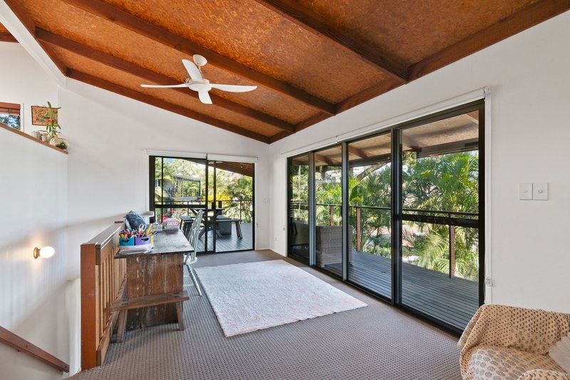 Photo - 29 Currant Street, Elanora QLD 4221 - Image 6