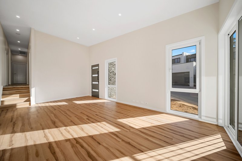 Photo - 29 Cygnet Crescent, Red Hill ACT 2603 - Image 8