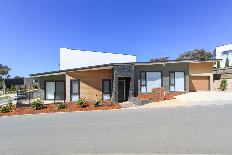 Photo - 29 Cygnet Crescent, Red Hill ACT 2603 - Image 9