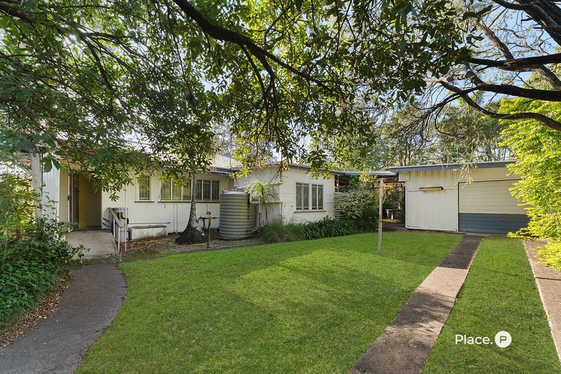Photo - 29 Dante Drive, Seven Hills QLD 4170 - Image 1
