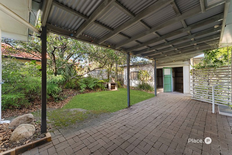 Photo - 29 Dante Drive, Seven Hills QLD 4170 - Image 13