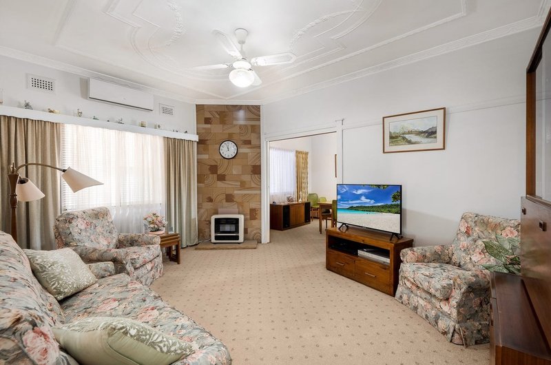 Photo - 29 Daphne Ave , Bankstown NSW 2200 - Image 2