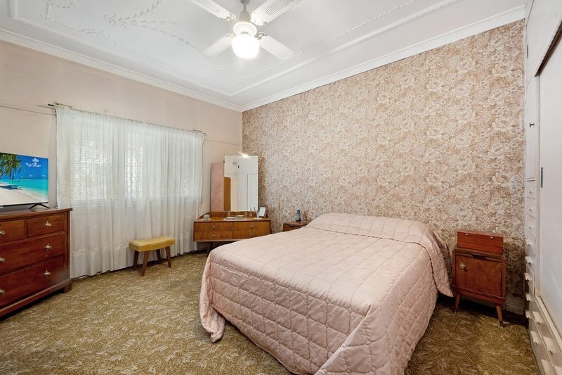 Photo - 29 Daphne Ave , Bankstown NSW 2200 - Image 5