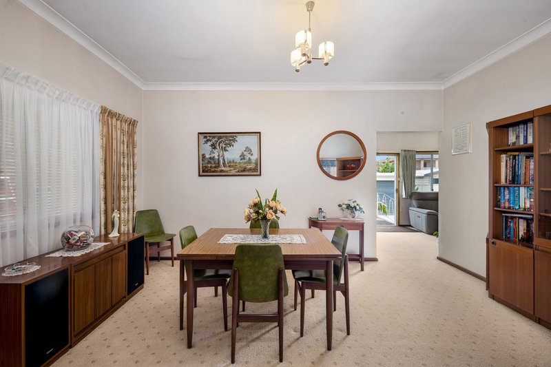Photo - 29 Daphne Avenue, Bankstown NSW 2200 - Image 5