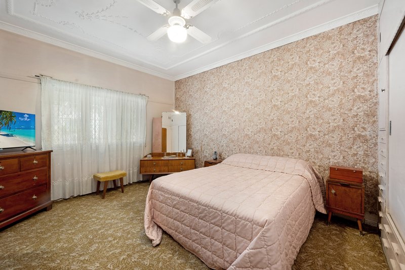 Photo - 29 Daphne Avenue, Bankstown NSW 2200 - Image 6