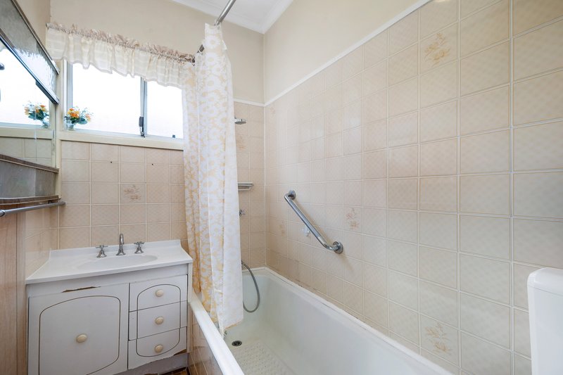 Photo - 29 Daphne Avenue, Bankstown NSW 2200 - Image 8