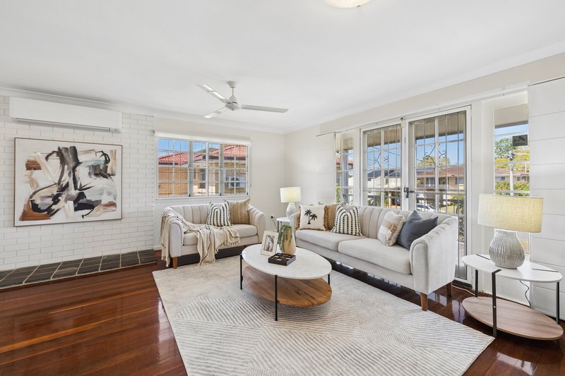 Photo - 29 Darlington Street, Macgregor QLD 4109 - Image 4