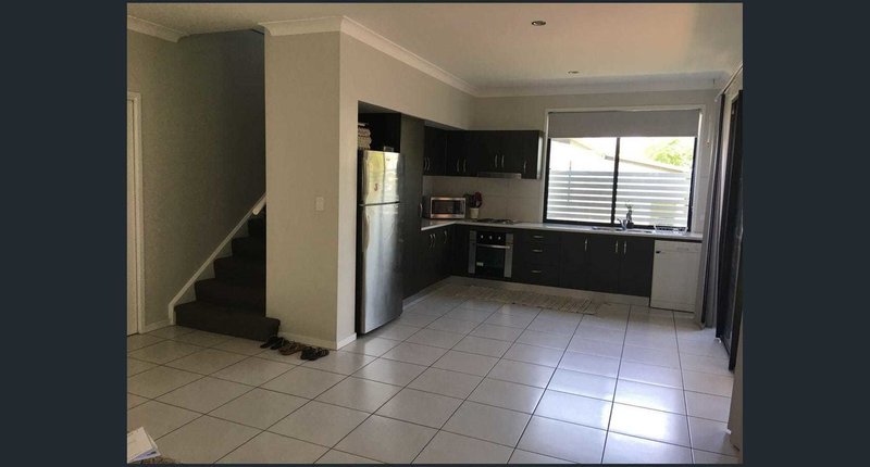 Photo - 2/9 Dawn Street, Rocklea QLD 4106 - Image 2