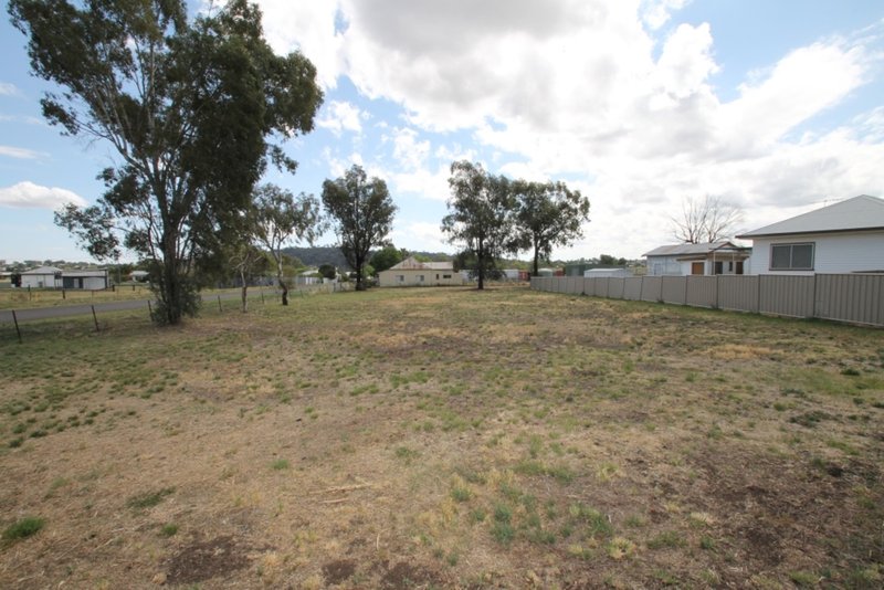 Photo - 29 Dewhurst Street, Quirindi NSW 2343 - Image 2