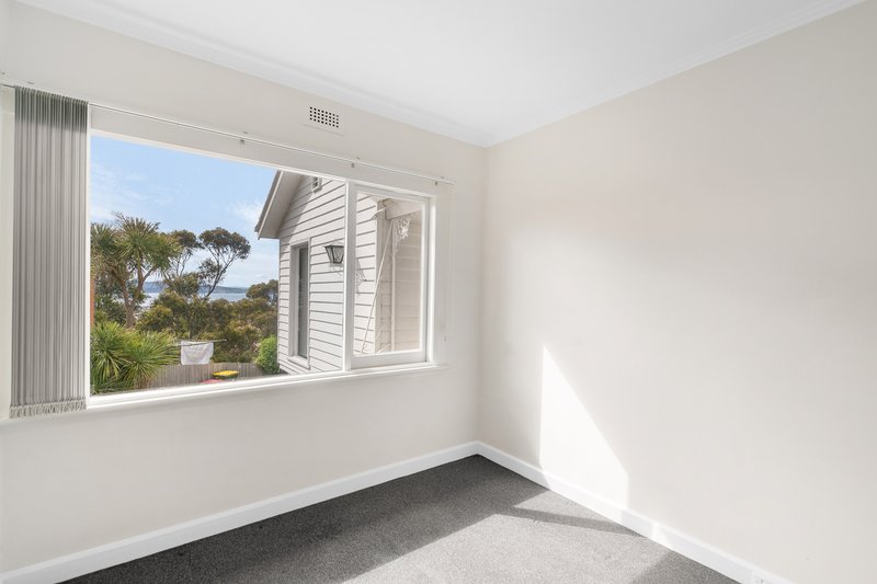 Photo - 2/9 Dewrang Place, Mount Stuart TAS 7000 - Image 6