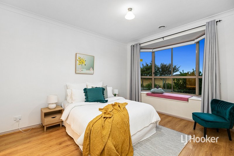 Photo - 29 Dolphin Crescent, Point Cook VIC 3030 - Image 11