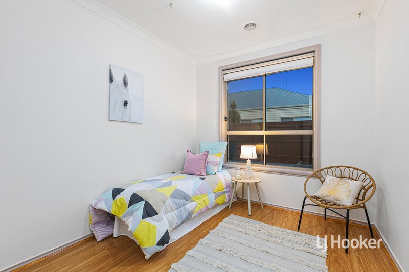 Photo - 29 Dolphin Crescent, Point Cook VIC 3030 - Image 14